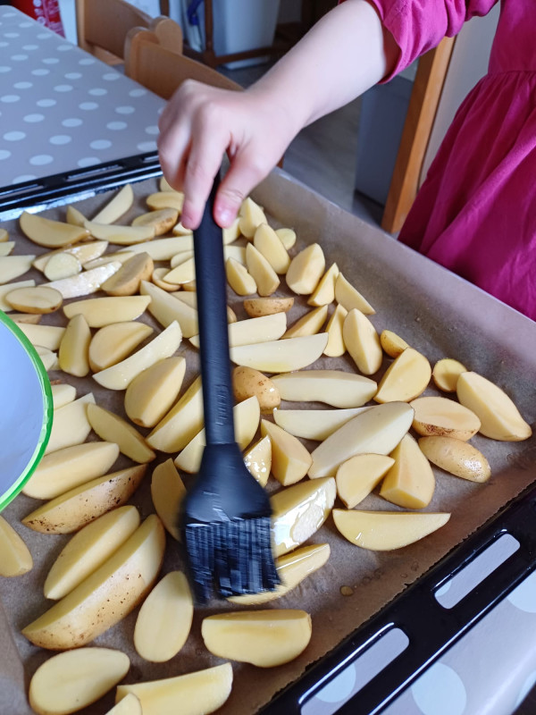 Kartoffeln bestreichen